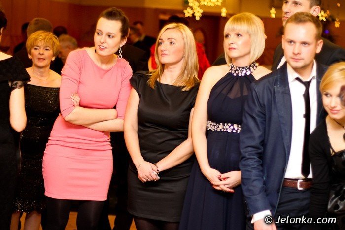 zbierali-pieniadze-dla-zdolnej-modziezy-na-xvii-balu-charytatywnym-im-jerzego-szmajdzinskiego-foto-44512