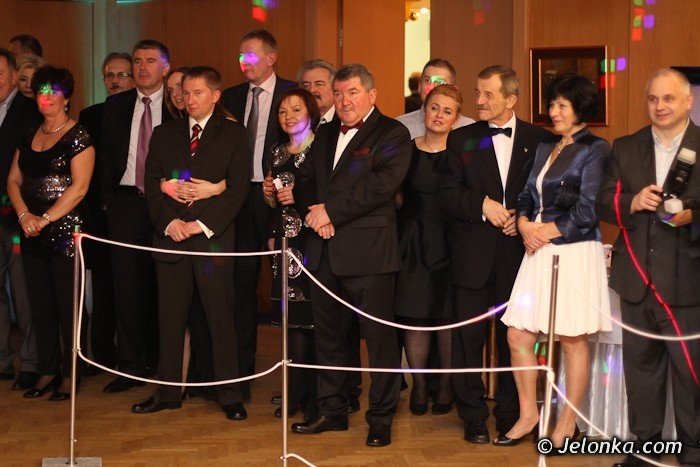 zbierali-pieniadze-dla-zdolnej-modziezy-na-xvii-balu-charytatywnym-im-jerzego-szmajdzinskiego-foto-44512