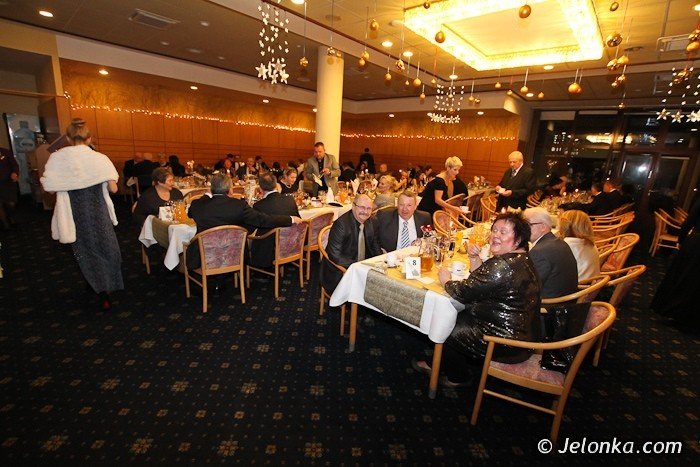 zbierali-pieniadze-dla-zdolnej-modziezy-na-xvii-balu-charytatywnym-im-jerzego-szmajdzinskiego-foto-44512