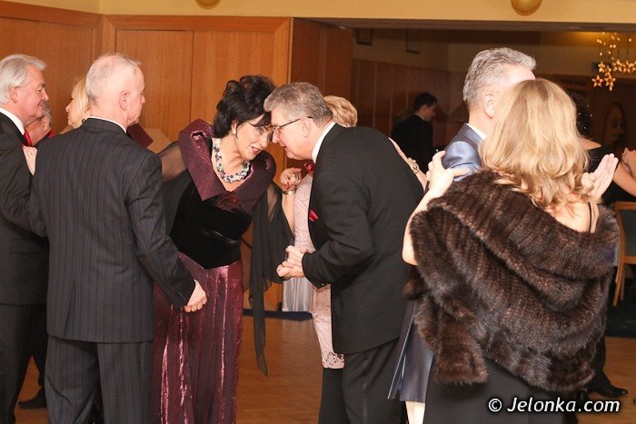 zbierali-pieniadze-dla-zdolnej-modziezy-na-xvii-balu-charytatywnym-im-jerzego-szmajdzinskiego-foto-44512