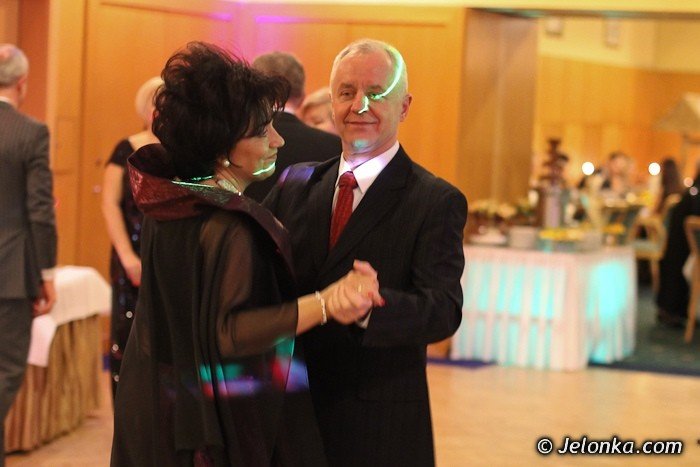 zbierali-pieniadze-dla-zdolnej-modziezy-na-xvii-balu-charytatywnym-im-jerzego-szmajdzinskiego-foto-44512