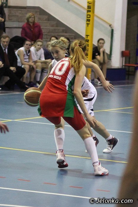 dziurawy-dach-odra-na-parkiecie-foto-44517