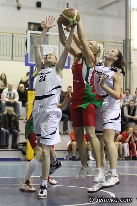 dziurawy-dach-odra-na-parkiecie-foto-44517