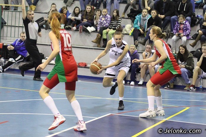 dziurawy-dach-odra-na-parkiecie-foto-44517