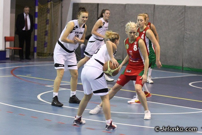 dziurawy-dach-odra-na-parkiecie-foto-44517