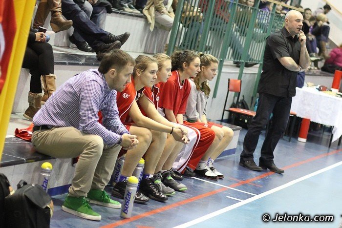 dziurawy-dach-odra-na-parkiecie-foto-44517