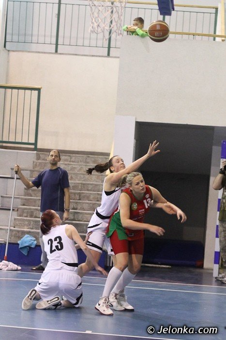 dziurawy-dach-odra-na-parkiecie-foto-44517