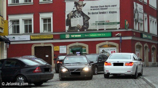 kierowcy-blokuja-ulice-jasna-parkujac-wbrew-prawu-foto-44520