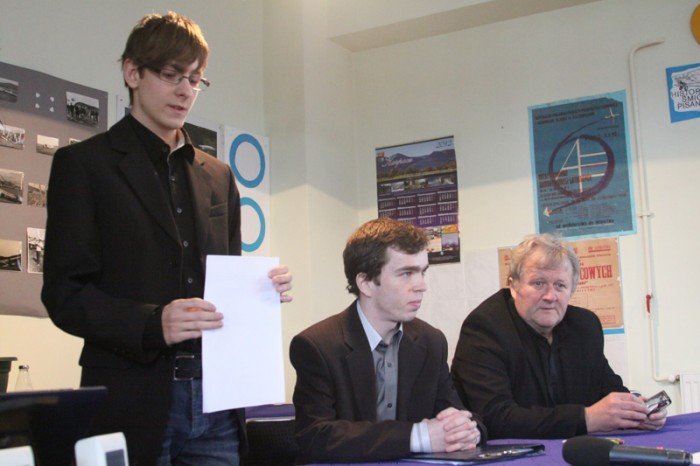 ankieta-jeleniogorzanie-zle-oceniaja-wodarzy-prezydent-to-niewiarygodne-wyniki-foto-44559