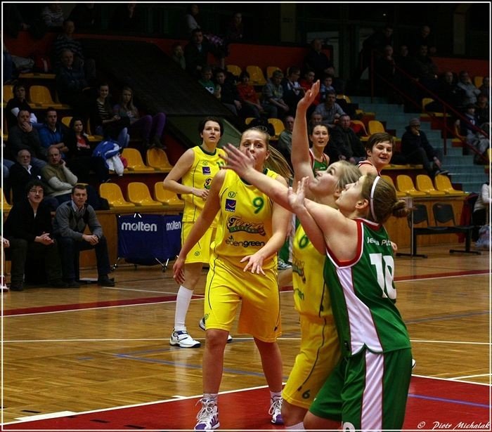 galeria-zdjec-ze-zwycieskiego-meczu-koszykarek-karkonoszy-foto-44574
