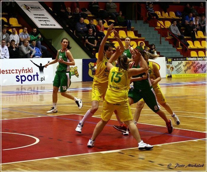 galeria-zdjec-ze-zwycieskiego-meczu-koszykarek-karkonoszy-foto-44574