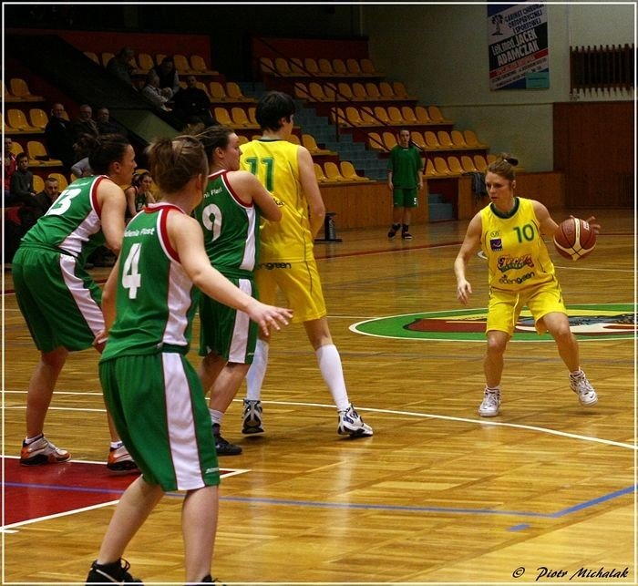 galeria-zdjec-ze-zwycieskiego-meczu-koszykarek-karkonoszy-foto-44574