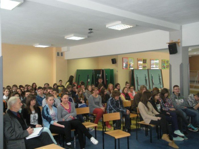 niepenosprawni-na-warsztatach-w-gimnazjum-im-ratownikow-gorskich-foto-44602