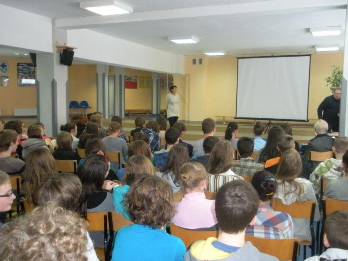niepenosprawni-na-warsztatach-w-gimnazjum-im-ratownikow-gorskich-foto-44602