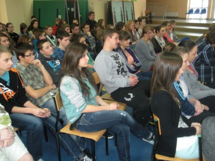 niepenosprawni-na-warsztatach-w-gimnazjum-im-ratownikow-gorskich-foto-44602