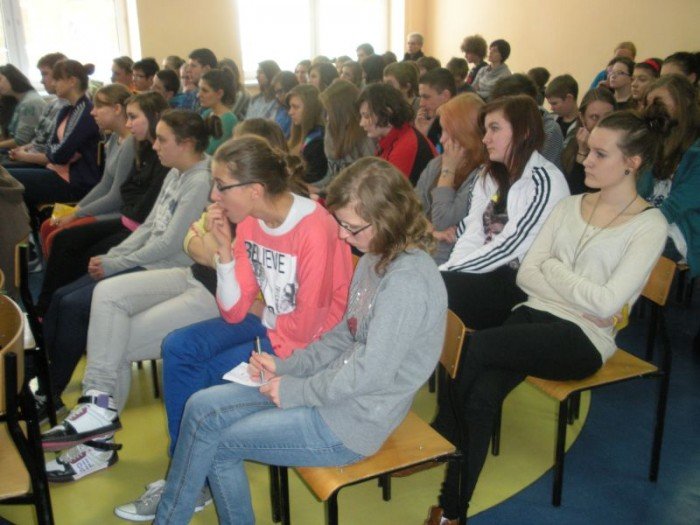 niepenosprawni-na-warsztatach-w-gimnazjum-im-ratownikow-gorskich-foto-44602