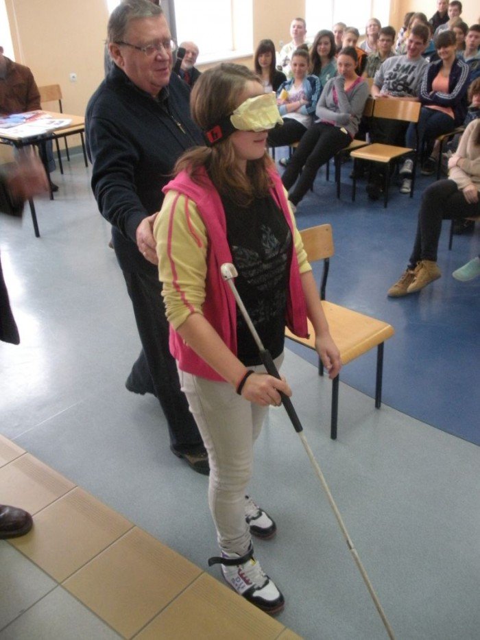 niepenosprawni-na-warsztatach-w-gimnazjum-im-ratownikow-gorskich-foto-44602