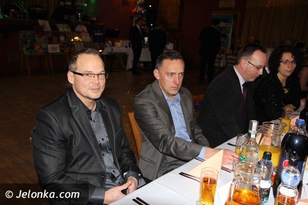 oddali-serca-na-balu-charytatywnym-uczniom-szkoy-w-mysakowicach-foto-44646
