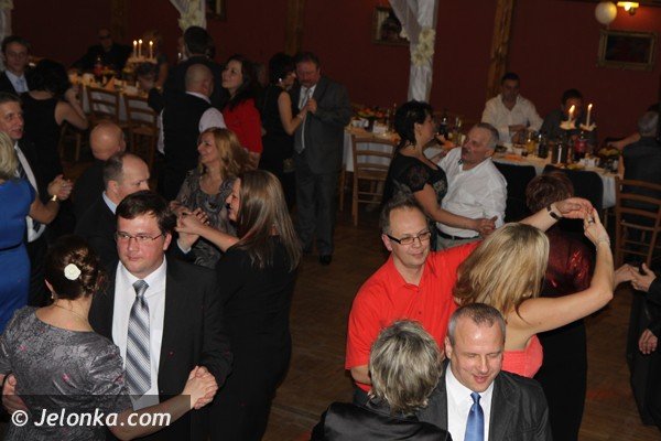 oddali-serca-na-balu-charytatywnym-uczniom-szkoy-w-mysakowicach-foto-44646