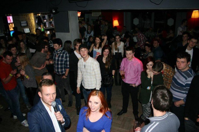 na-kwadratowych-walentynkach-bawio-sie-okoo-200-osob-foto-44668