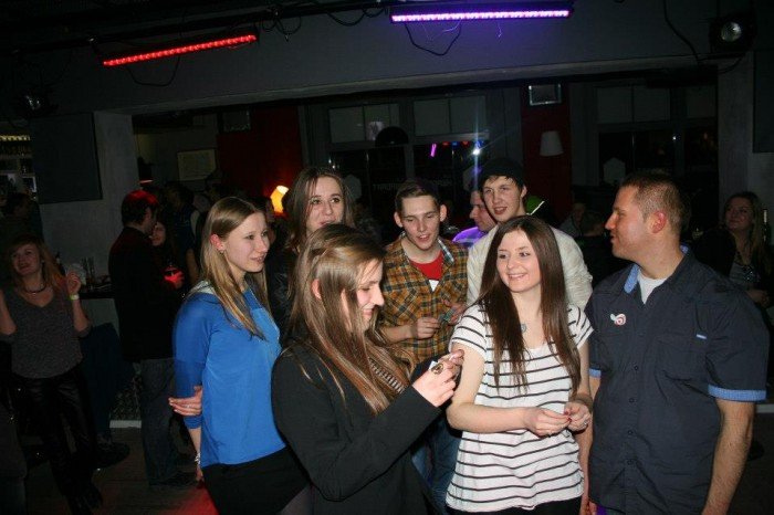 na-kwadratowych-walentynkach-bawio-sie-okoo-200-osob-foto-44668