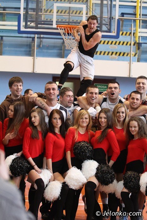 spartakus-pewny-gry-w-barazach-o-iilige-foto-44776