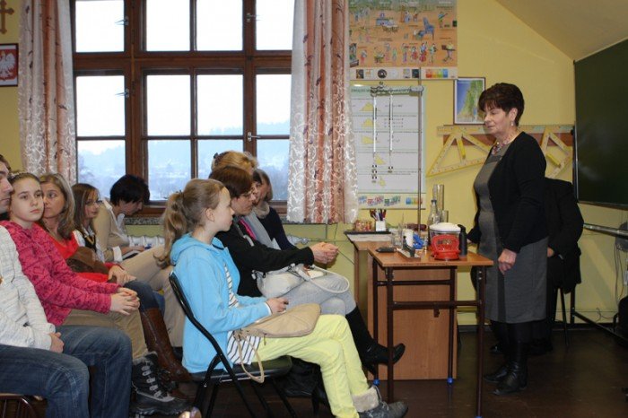katolickie-gimnazjum-w-jeleniej-gorze-otworzyo-drzwi-dla-zainteresowanych-foto-44789