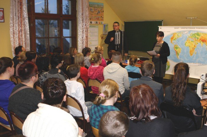 katolickie-gimnazjum-w-jeleniej-gorze-otworzyo-drzwi-dla-zainteresowanych-foto-44789