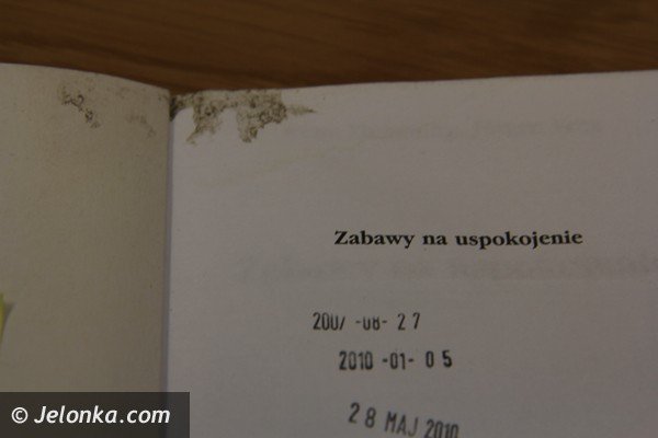 w-ksiaznicy-karkonoskiej-ksiazki-dla-czytelnikow-czy-czytelnicy-dla-ksiazek-foto-44855