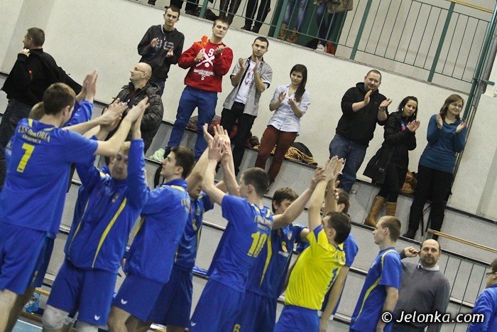 swidniczanie-opanowali-jeleniogorska-hale-foto-44921