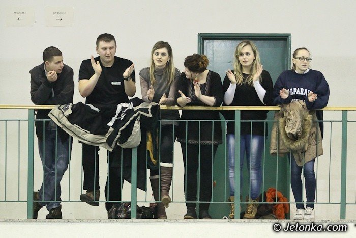 swidniczanie-opanowali-jeleniogorska-hale-foto-44921