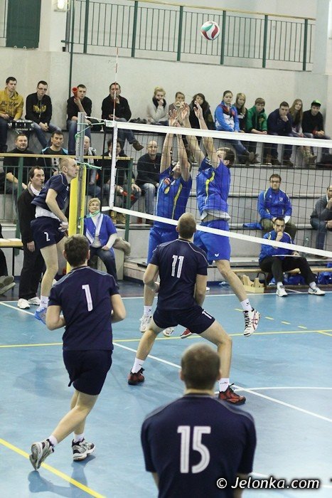 swidniczanie-opanowali-jeleniogorska-hale-foto-44921