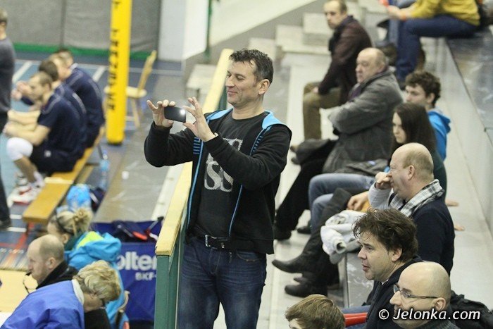 swidniczanie-opanowali-jeleniogorska-hale-foto-44921