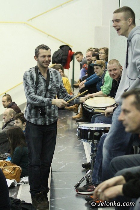 swidniczanie-opanowali-jeleniogorska-hale-foto-44921