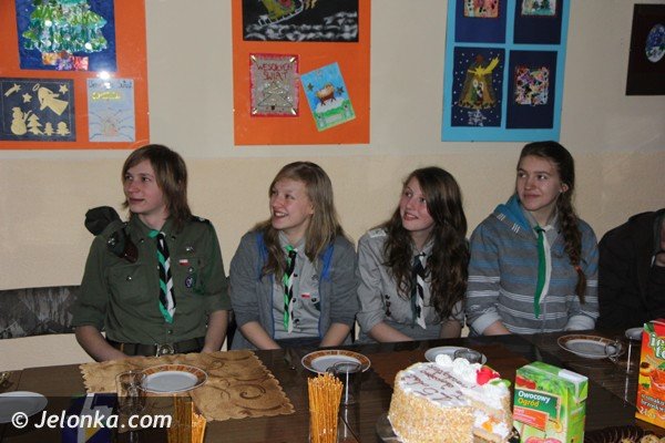 jubileusz-druzyny-harcerskiej-sokolik-z-piesniami-i-tortem-foto-44926