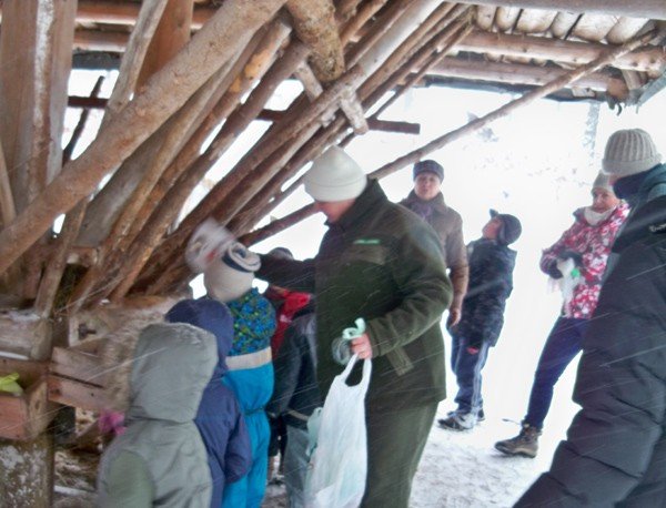 przedszkolaki-dokarmiay-lesne-zwierzeta-i-szukay-ich-tropow-foto-44968