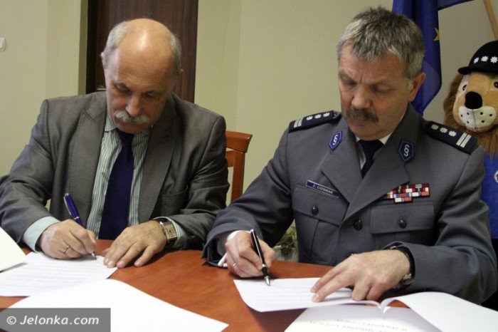 wodnik-i-policja-razem-przeciwko-zodziejom-oszustom-i-zagrozeniom-foto-45019