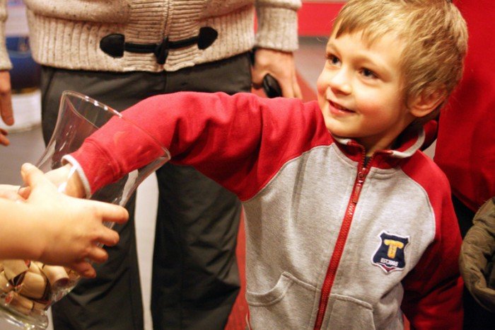 reksio-w-muflonie-bawi-dzieci-i-dorosych-foto-45095