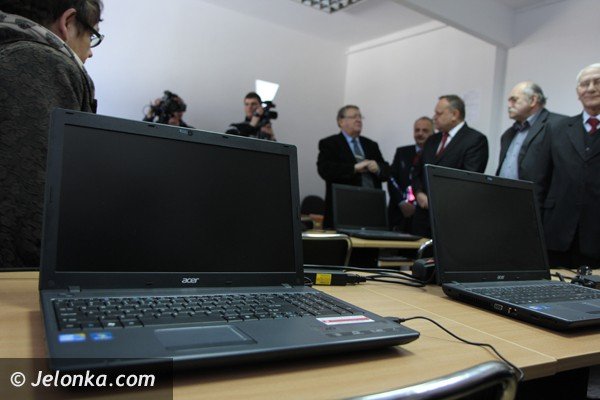 kson-ma-nowoczesna-pracownie-komputerowa-dla-seniorow-foto-45113