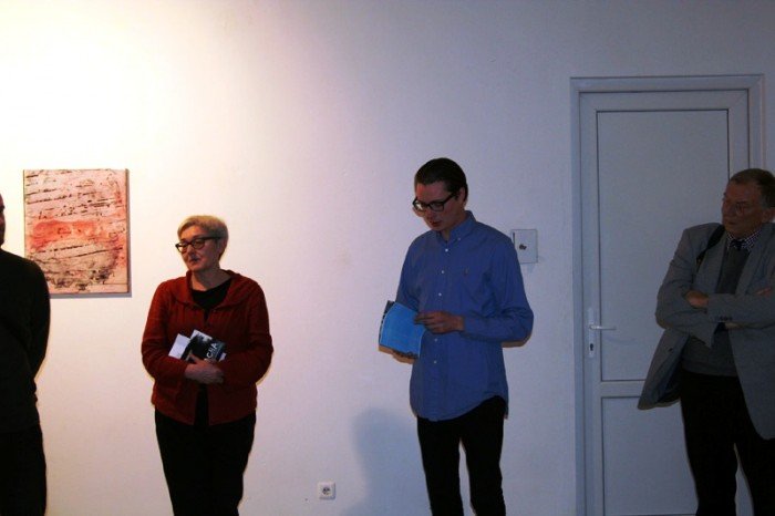 dwie-skrajne-osobowosci-na-podwojnym-wernisazu-w-bwa-foto-45201