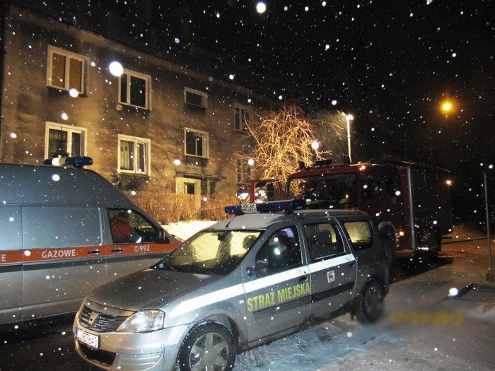 pozar-w-piwnicy-ewakuowano-10-osob-foto-45279