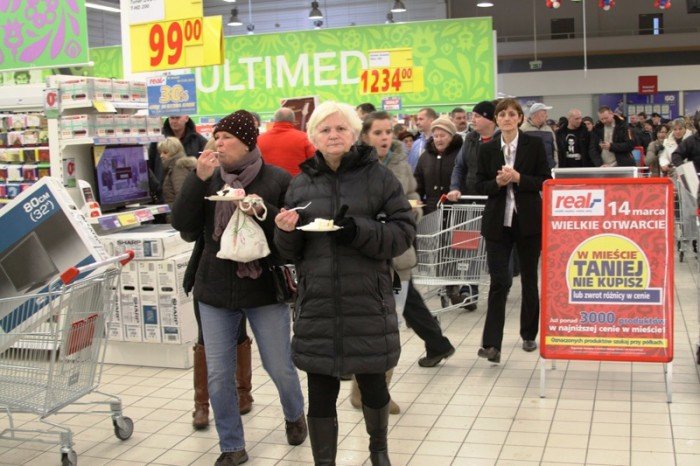 jeleniogorzanie-po-otwarciu-reala-brakowao-nam-takiego-marketu-foto-45305