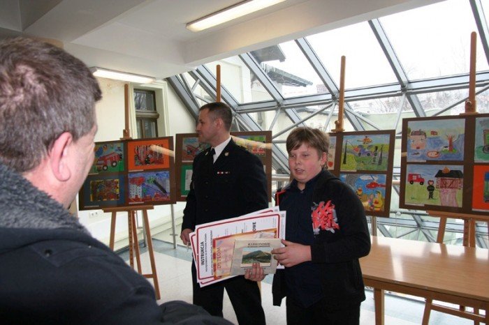 rozdali-nagrody-w-konkursie-plastycznym-strazy-pozarnej-foto-45326