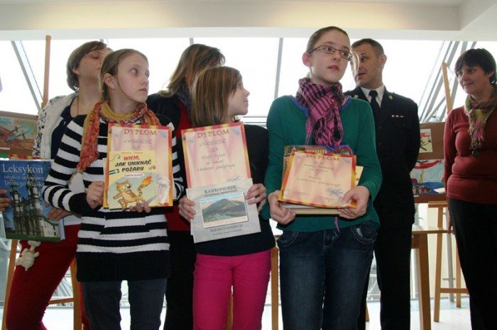 rozdali-nagrody-w-konkursie-plastycznym-strazy-pozarnej-foto-45326