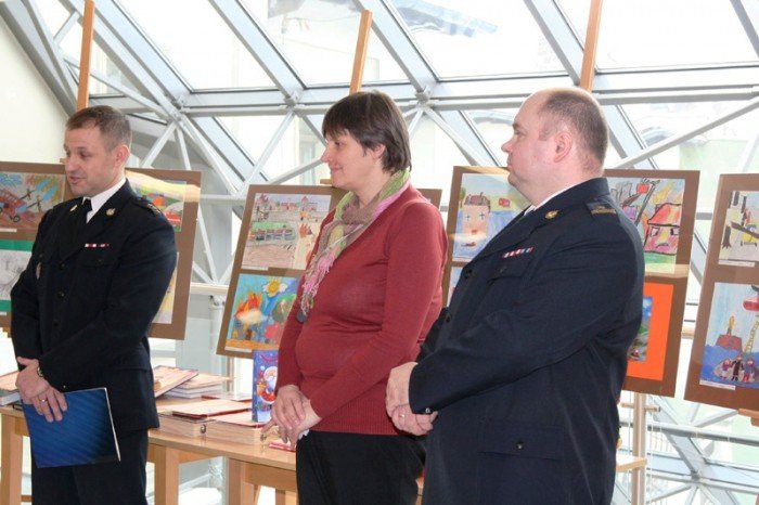rozdali-nagrody-w-konkursie-plastycznym-strazy-pozarnej-foto-45326