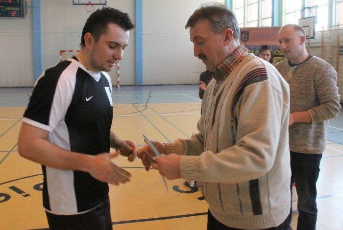 puchar-burmistrza-piechowic-dla-siowni-fit-zone-foto-45360
