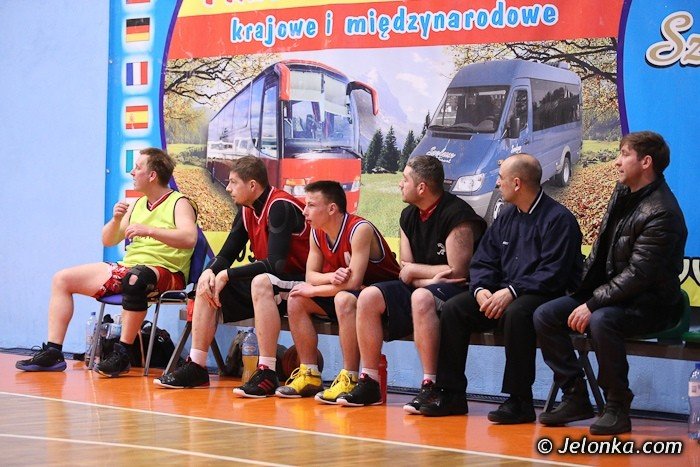 as-amator-lepszy-w-meczu-na-szczycie-foto-45383