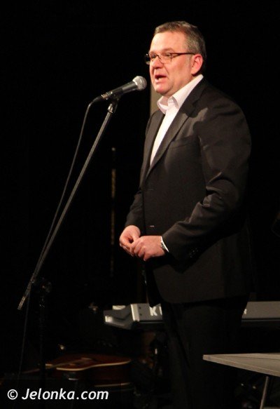 artur-andrus-zachwyci-znanymi-przebojami-w-norwidzie-foto-45534