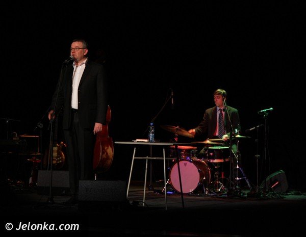 artur-andrus-zachwyci-znanymi-przebojami-w-norwidzie-foto-45534