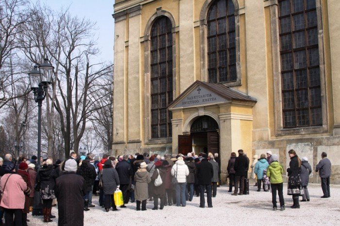 jeleniogorzanie-droga-krzyzowa-daje-nam-sie-foto-45623